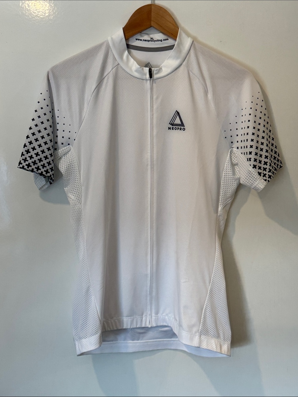 NWOT Neopro White Short Sleeve Cycling Jersey